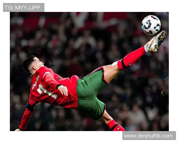 《重温足球经典瞬间 探索传奇球星的辉煌历程与回忆卡收藏价值》 《重温足球经典瞬间 探索传奇球星的辉煌历程与回忆卡收藏价值》