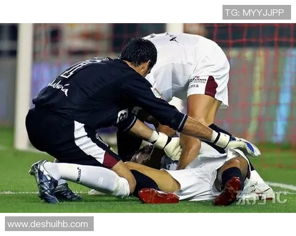 球星卡与足球猝死事件引发的世界杯关注与反思