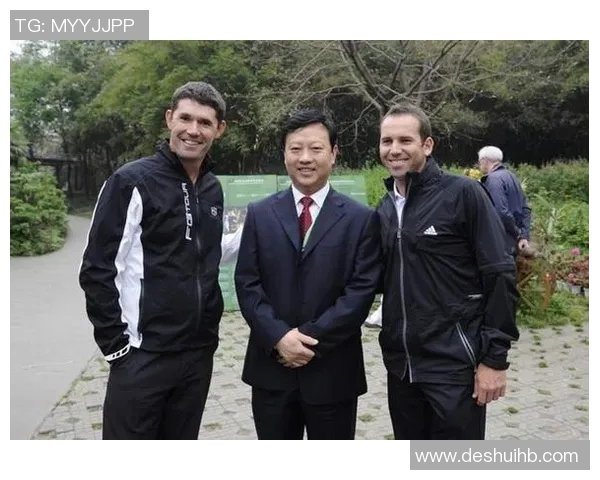 足球球星与熊猫谁更具影响力与魅力的全面对比分析